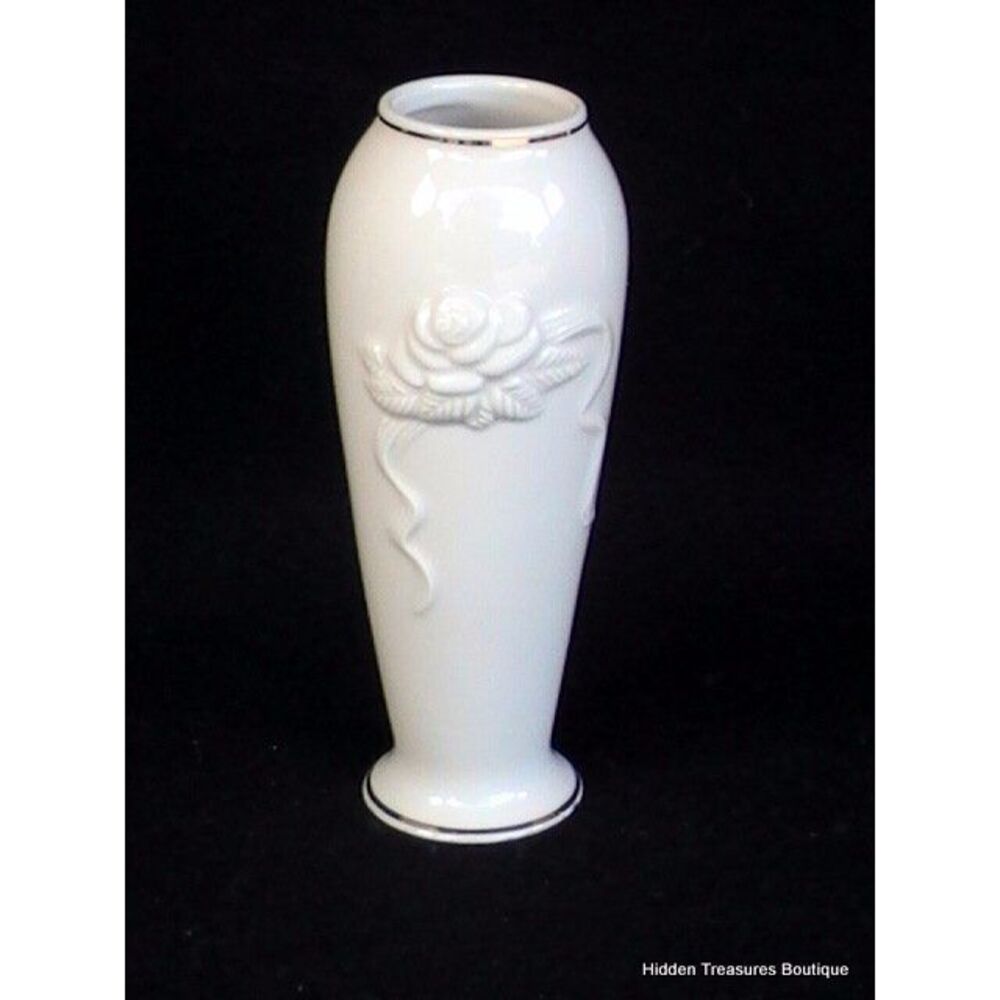 Lenox Embossed Rose Blossom Bud‎ Vase Cream 24K Gold Trim